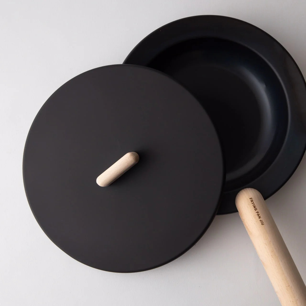 JIU 鉄フライパン M& ハンドル(フタ付き)