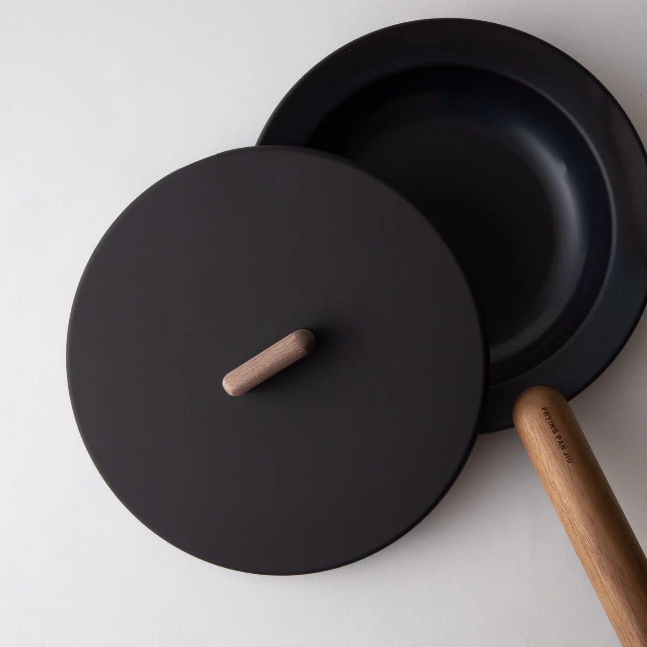JIU 鉄フライパン M＆ ハンドル（フタ付き）