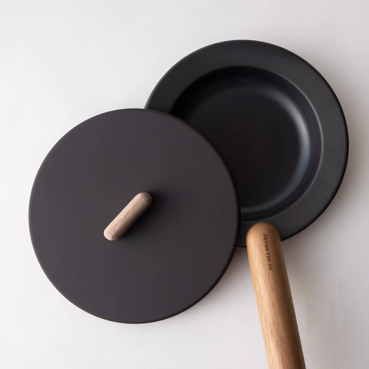 JIU 鉄フライパン S＆ ハンドル（フタ付き）